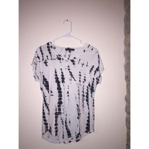 B.L.E.U black and white tee // •size medium•